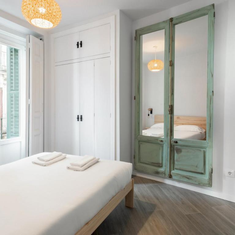 Centrally located bright -4Bedrooms 3Baths- Sol - Apartment - 7