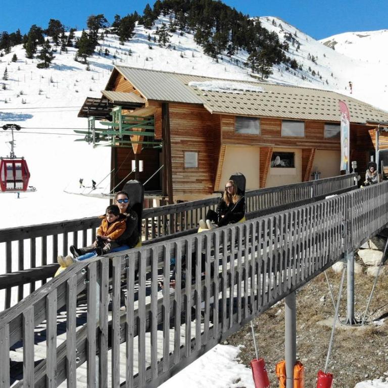 Prestigious Chalet for 18 Guests, Pool & Jacuzzi, close to slopes and resort center - Chalet - 30
