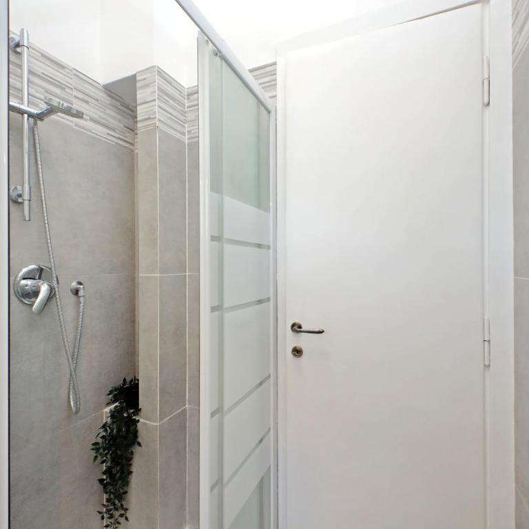 Carmens Flat by DomusDimore - Appartamento con 2 Camere da Letto - 5