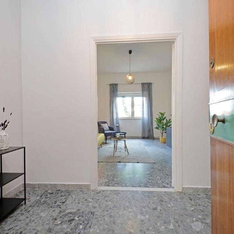 Carmens Flat by DomusDimore - Appartamento con 2 Camere da Letto - 13