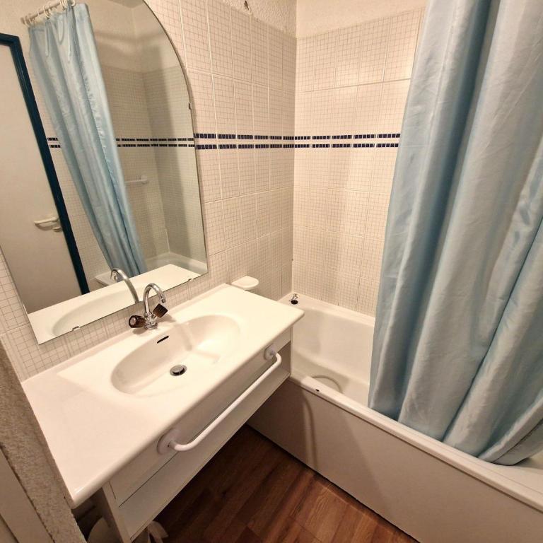 Studio 4 pers au coeur de Valfréjus avec balcon, cuisine équipée, casier à skis - FR-1-265-255 - Studio - 9