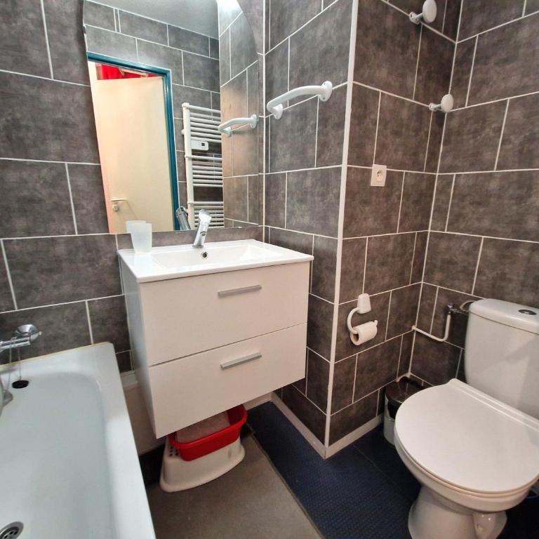 Studio confortable 4 pers au cœur de Valfréjus avec balcon - FR-1-265-353 - Estudio - 13