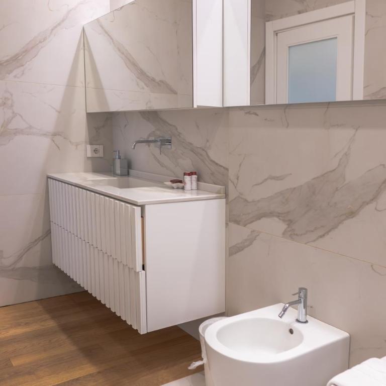 About Italy Holiday Rooms and Apartments - Appartamento Deluxe - 16
