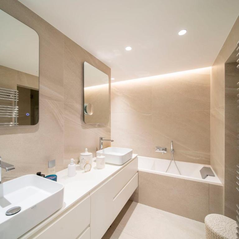 REF 1924 - Cannes Croisette - Sea view apartment for rent - Appartement - 10