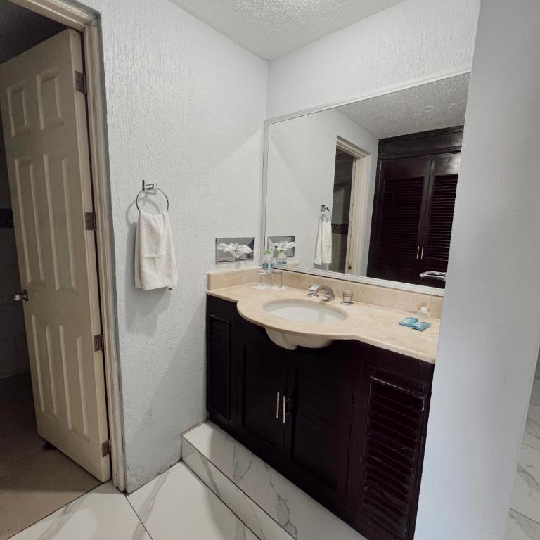 Hotel Playa Marina - Suite - 12