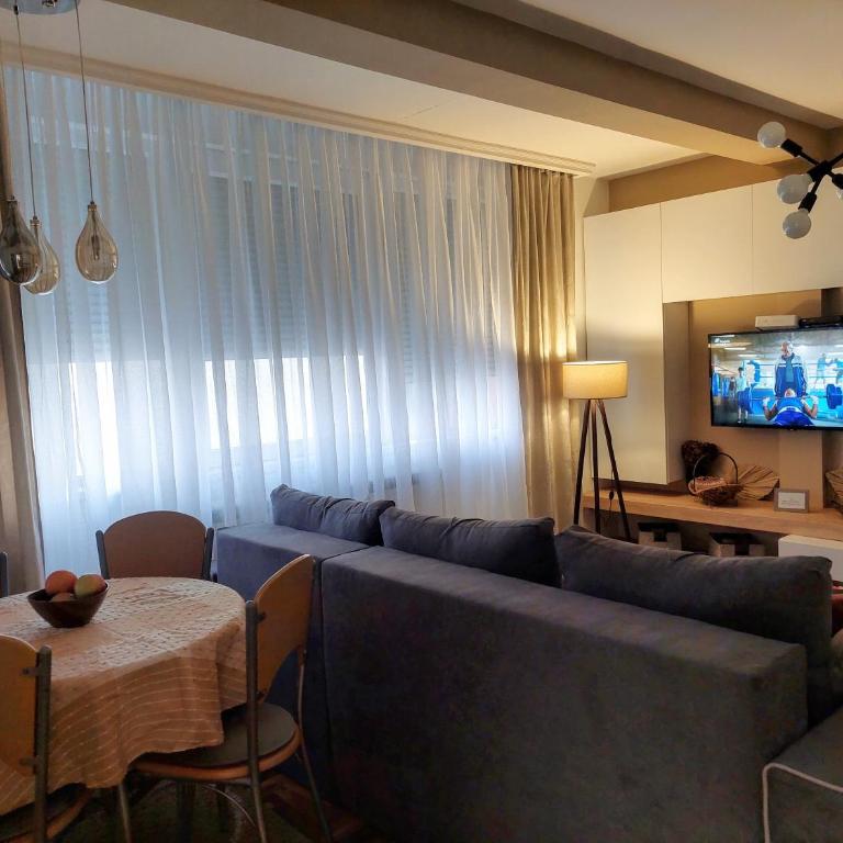 Stan na dan Sara Novi Sad - u blizini centra grada - One-Bedroom Apartment - 2