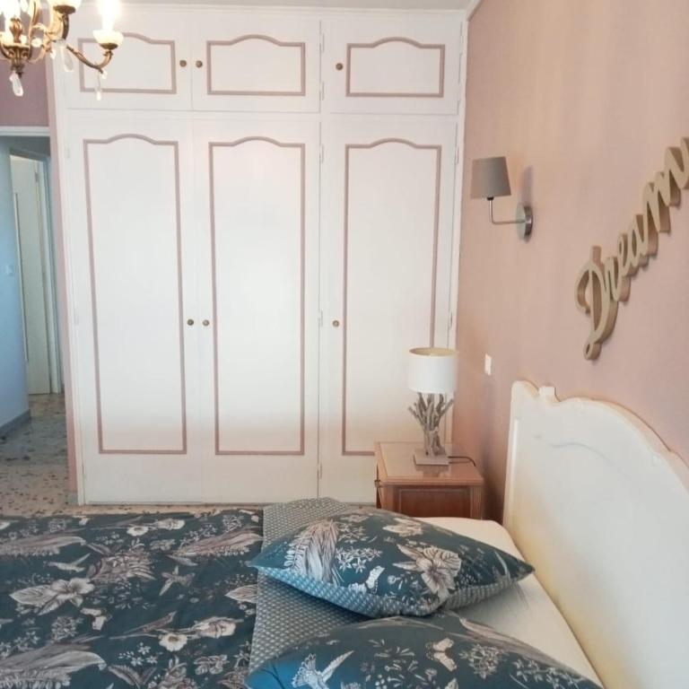 T4 FRONT DE MER ,PISCINE 25 metres ,WIFI,6à8 PERSONNES,parking,GARAGE - Appartement 2 Chambres - 10