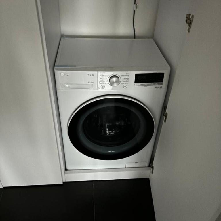 FabFour - Piazza Fontana - Appartamento con 2 Camere da Letto - 30