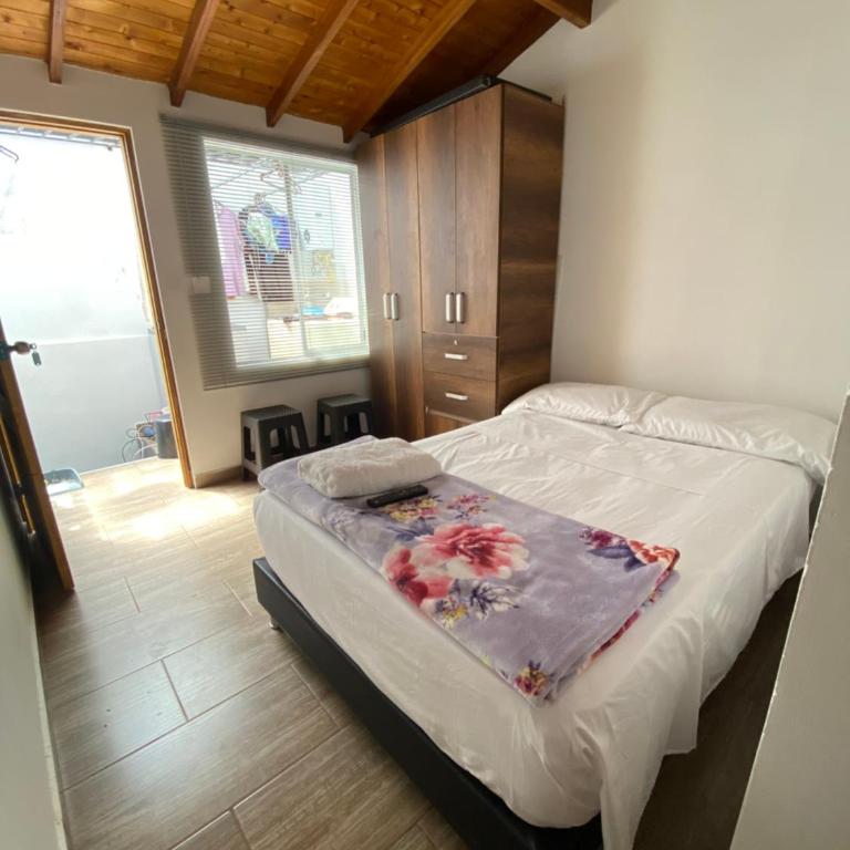 habitaciones a 15min aeropuerto rionegro - Habitación Doble con baño privado - 1