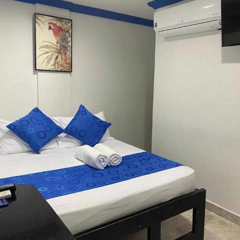 Hostal El Vecino - Habitación Doble con baño privado - 3