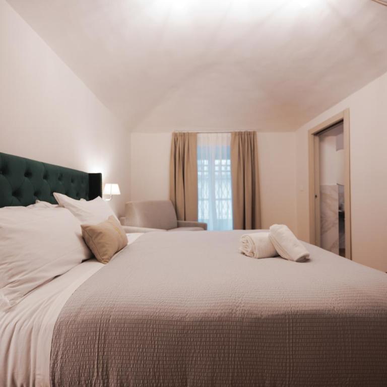 Carlo Felice Boutique Hotel - Camera Tripla Deluxe - 20