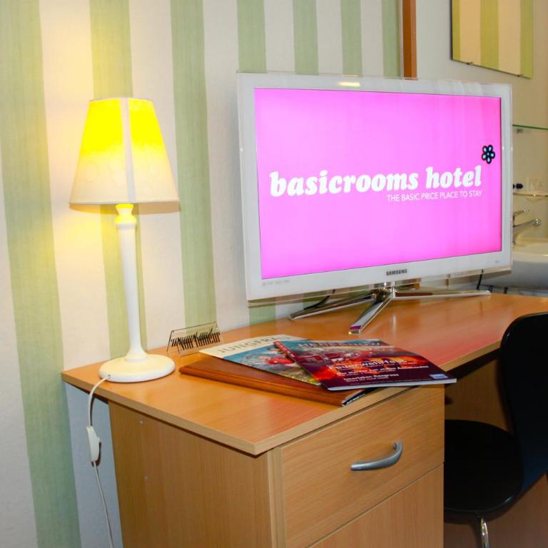 BasicRooms Hotel - Habitación Doble con baño compartido - 2 camas - 8