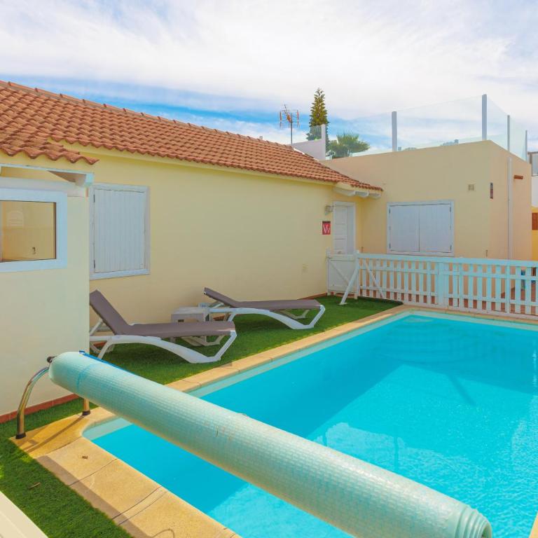 Private villa with heated pool & terrace see view - Three-Bedroom Villa - 4