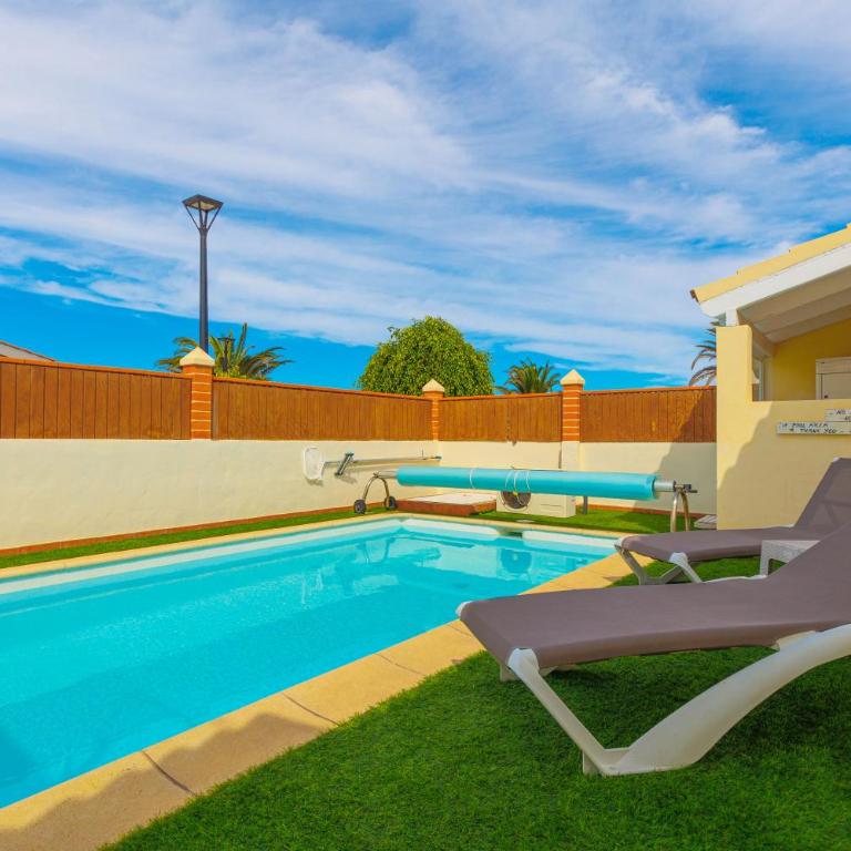 Private villa with heated pool & terrace see view - Three-Bedroom Villa - 5