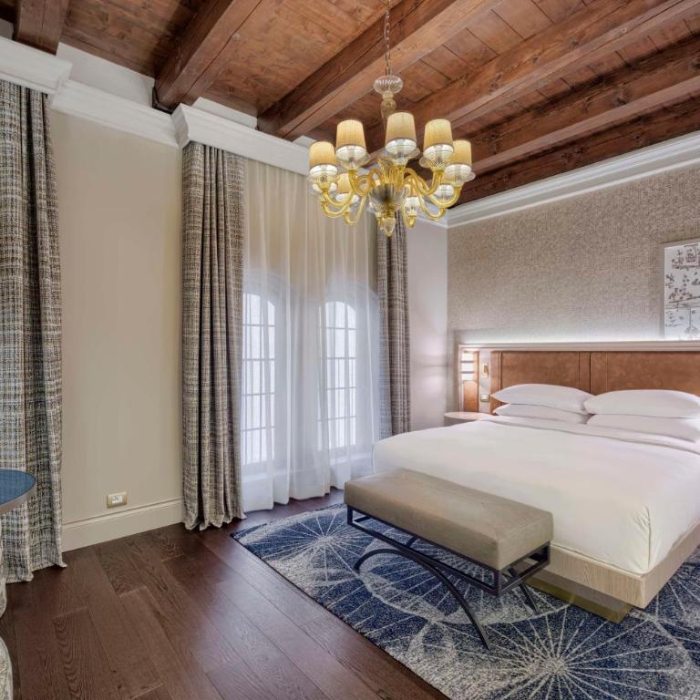 Hilton Molino Stucky Venice - Deluxe Family Molino Room - 2