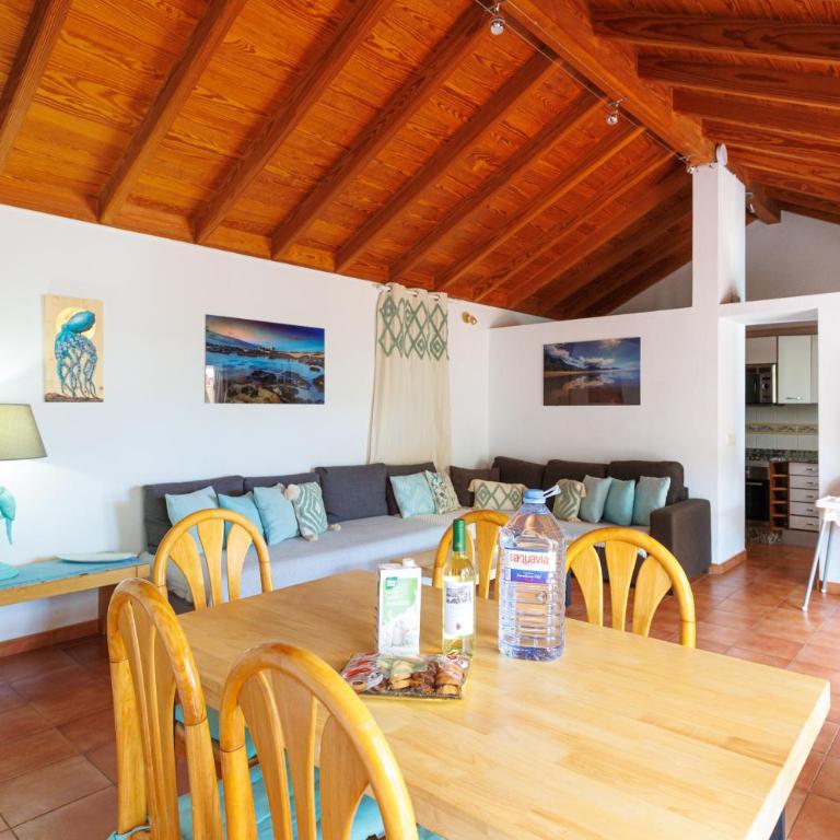 Private villa with heated pool & terrace see view - Three-Bedroom Villa - 9