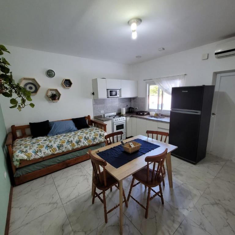 DPTO 4 PERSONAS 1F REFUGIO DEL PARANA Alquiler ZONA PARQUE MITRE FACULTAD DE MEDICINA Y VETERINARIA - Apartamento de 1 dormitorio - 1