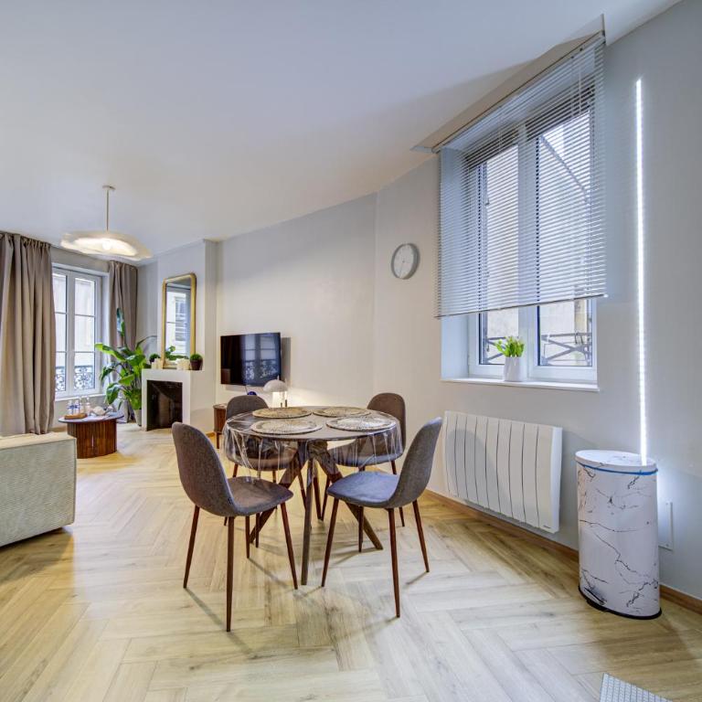 Hôtel Metz mon amour, un séjour à 200m de la cathédrale ! Classé 3 étoiles ! - Appartement 1 Chambre - 3