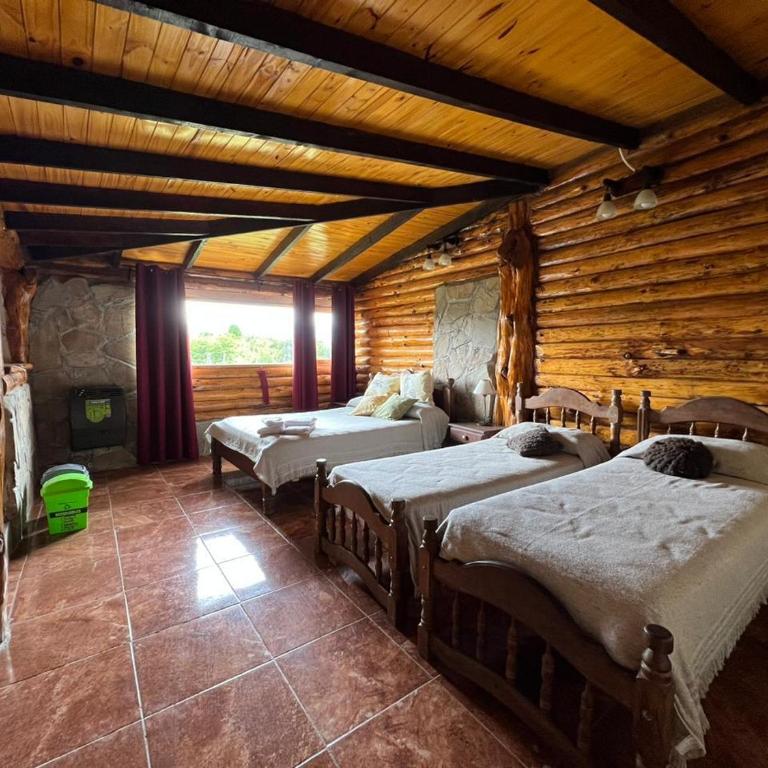 Hostería La Portada - Habitación Familiar con vistas a la montaña - 1