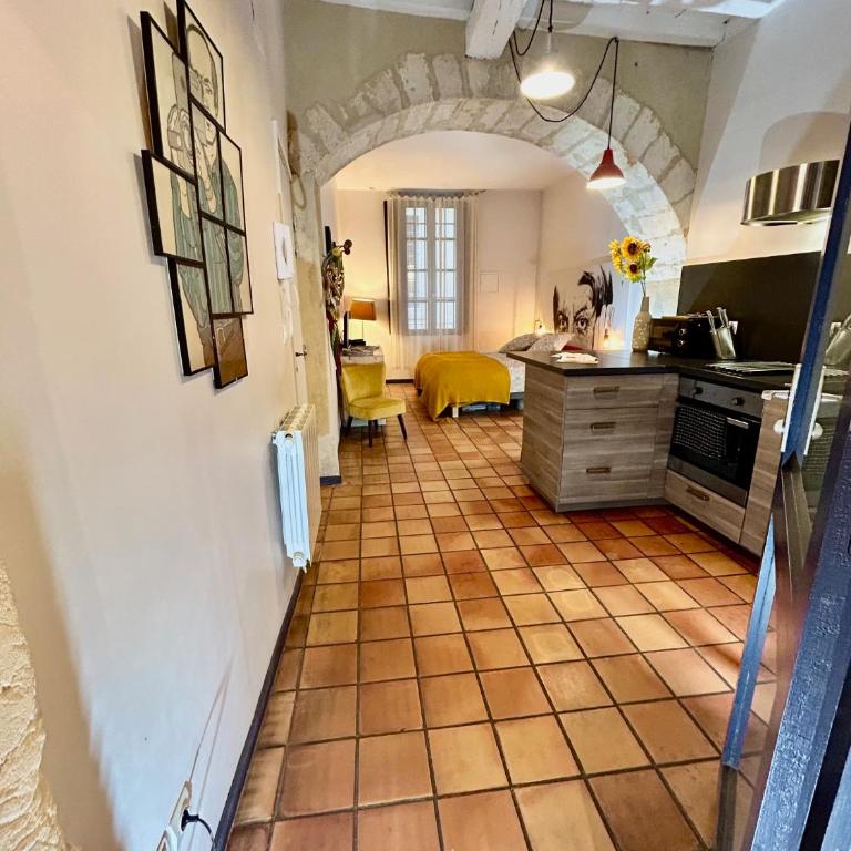 Studio Vernon - One-Bedroom Apartment - 2