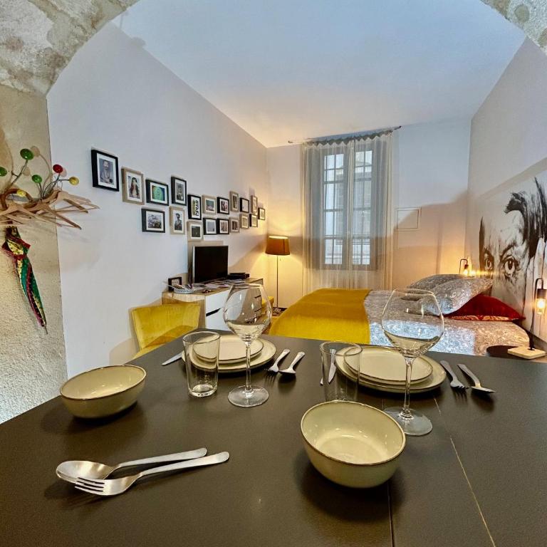 Studio Vernon - One-Bedroom Apartment - 1