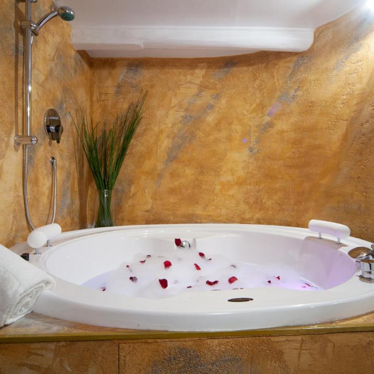 Navona Jacuzzi Apartment - Appartamento con 2 Camere da Letto - 67