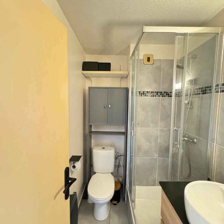 Studio dans résidence avec piscine et tennis - One-Bedroom Apartment - 13