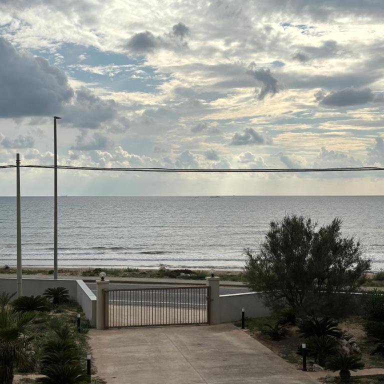 Endless Blue Villa - Two-Bedroom Townhouse - 5