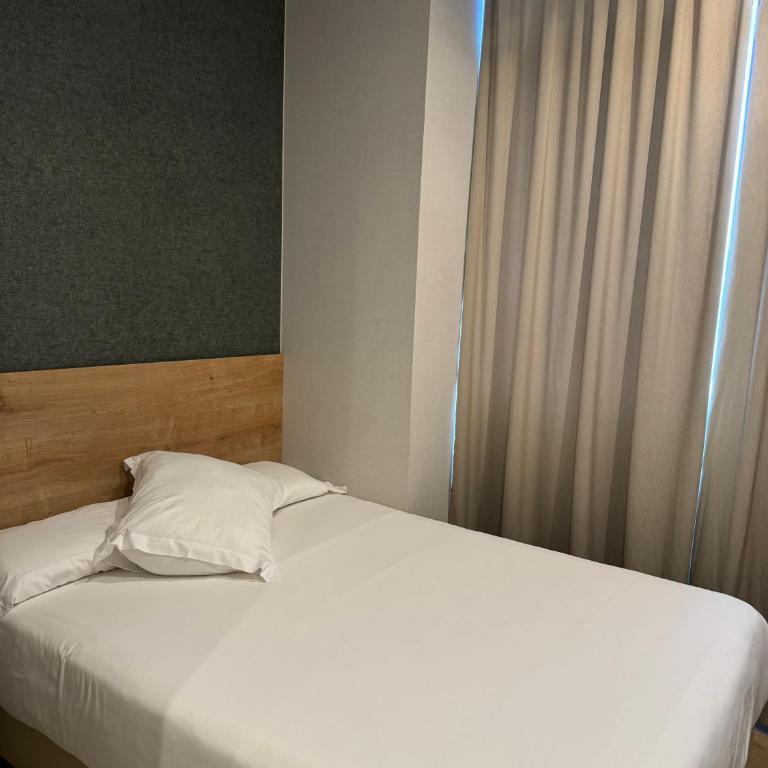 Fontanella By BCN URBAN Rooms - Small Double Room - 4