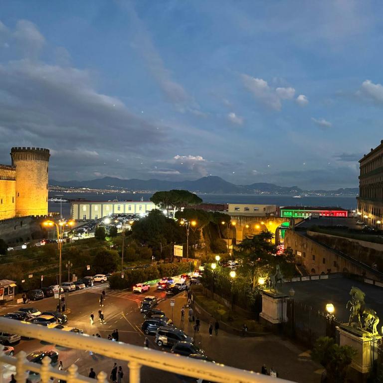 IL MASTIO Panoramic GUESTHOUSE - Vista Mare Napoli Centro - Deluxe Double Room with Balcony and Sea View - 15