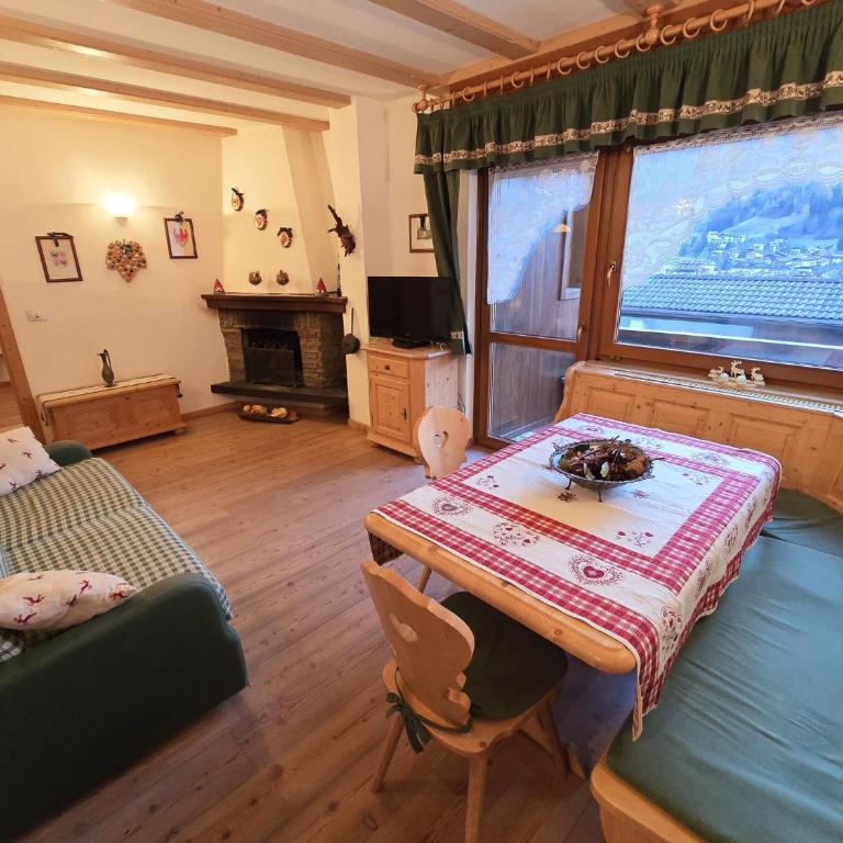 Sogno sulle Dolomiti - Alpine Stay Apartments - Appartamento Deluxe con 2 Camere da Letto e Balcone - 1