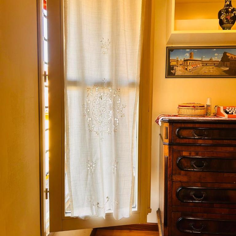 Bologna Medieval Art Loft - One-Bedroom Apartment - 34