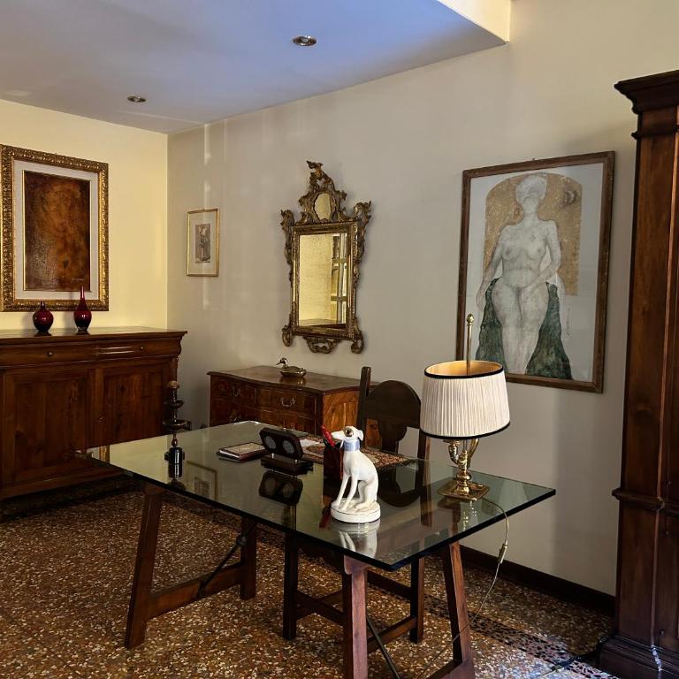 Bologna Medieval Art Loft - One-Bedroom Apartment - 28
