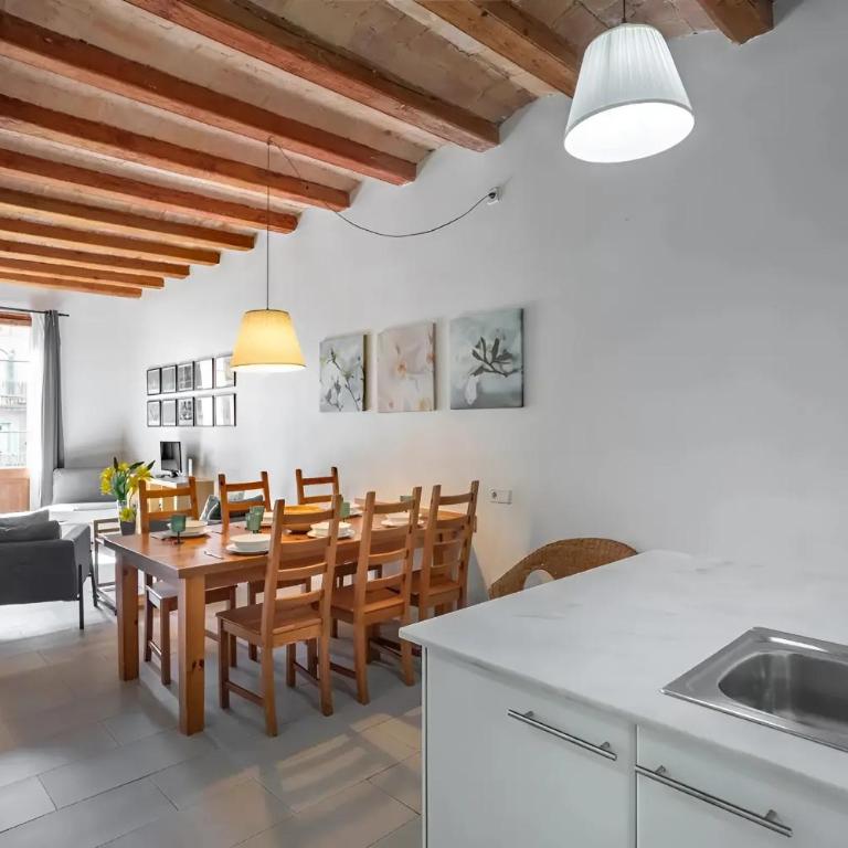 Mooeve Sant Antoni Montjuïc - Two-Bedroom Apartment with Balcony - 6