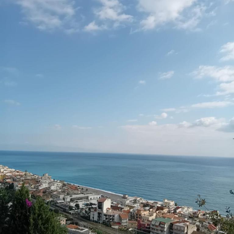 Bright and Panoramic Two-Room Apartment - Appartamento - 48