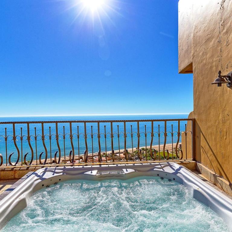 Bella Sirena A701 Penthouse Amazing Ocean Views - Apartment - 1