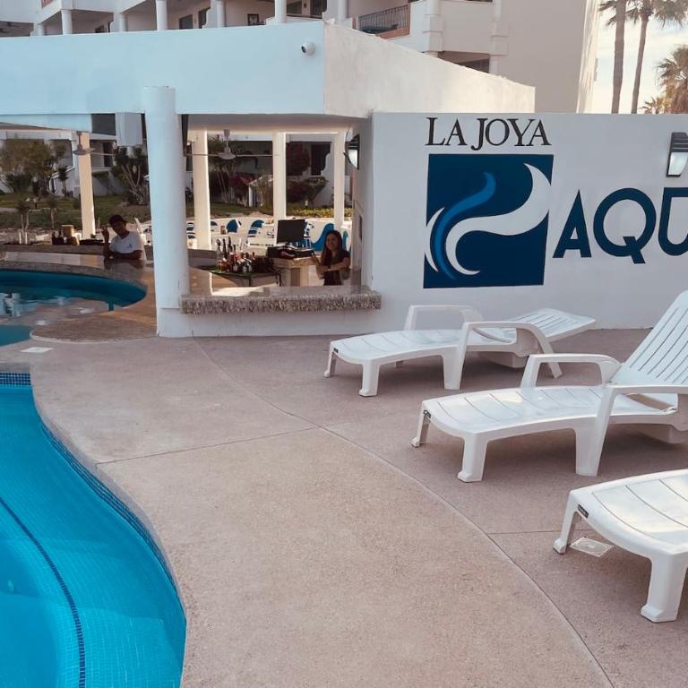 Sandy Beach Getaway in Casa Blanca Golf Villas - Apartment - 33