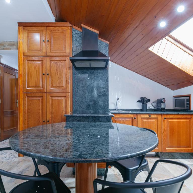 Ático Dúplex con Terrazas Privadas Vigo Centro 2 hab ツ by Rias Baixas Rentals - Apartamento de 2 dormitorios con balcón y terraza - 9