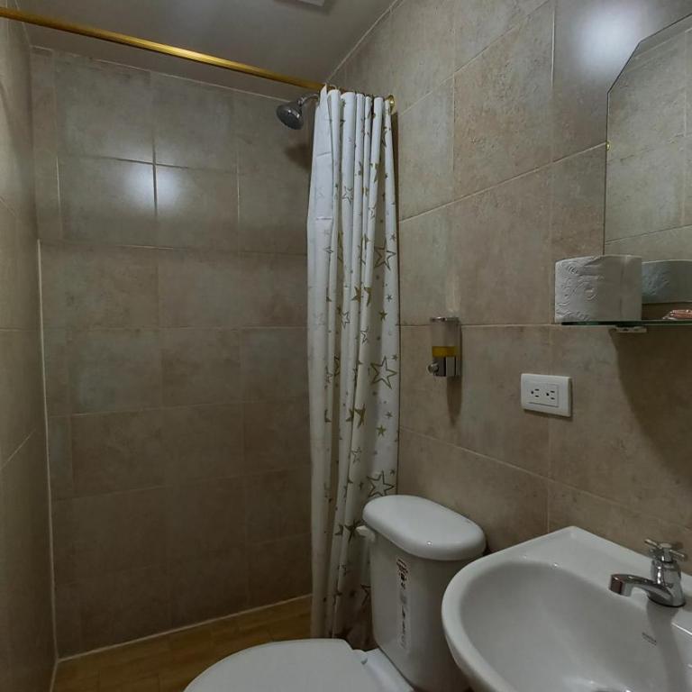 MANDALA HOSTAL CUENCA - Habitación Doble con baño privado - 7