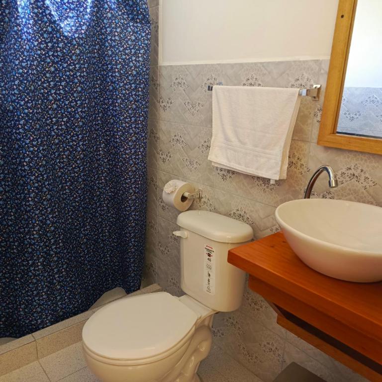 CABAÑAS GOLDEN TANAGER - Habitación con cama grande y vistas al jardín - 1