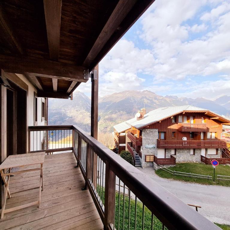 Charmant appartement au cœur de Montalbert avec balcon et parking privé, proche des pistes - FR-1-755-33 - Apartment - 5