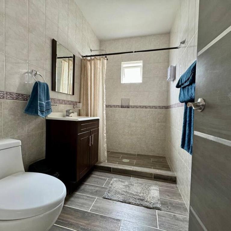Casa contemporánea a pasos de galerías y averanda - Casa de 3 dormitorios - 10