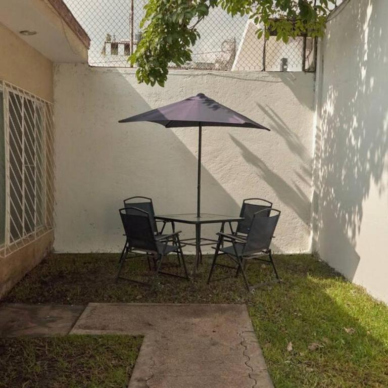Casa contemporánea a pasos de galerías y averanda - Casa de 3 dormitorios - 17