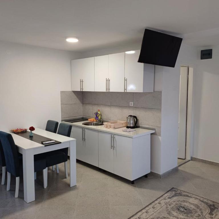 Apartment S - One-Bedroom Apartment - 12