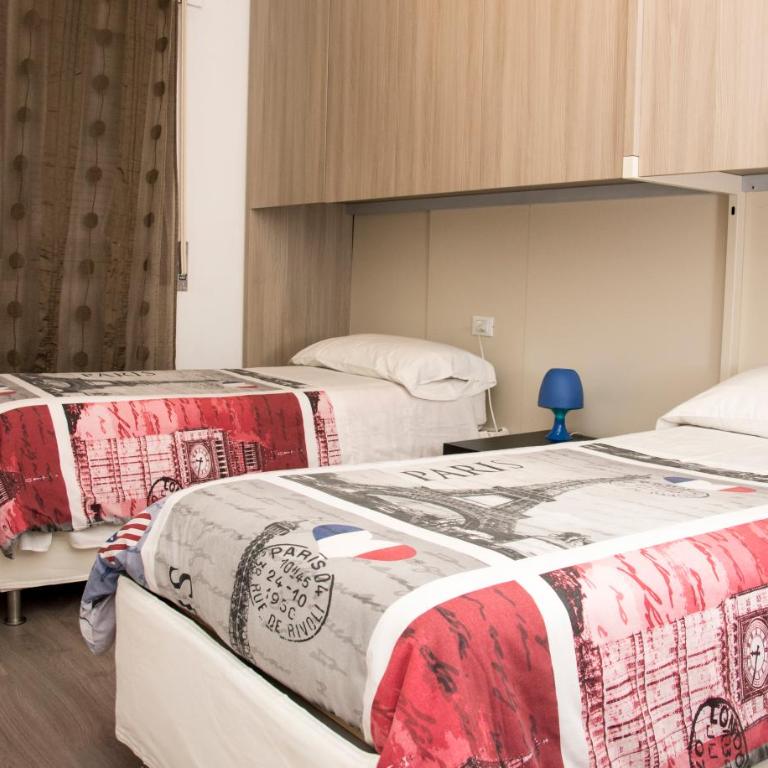 camere con bagno , vicino H Papa Giovanni - Camera Doppia con Letti Singoli - 2