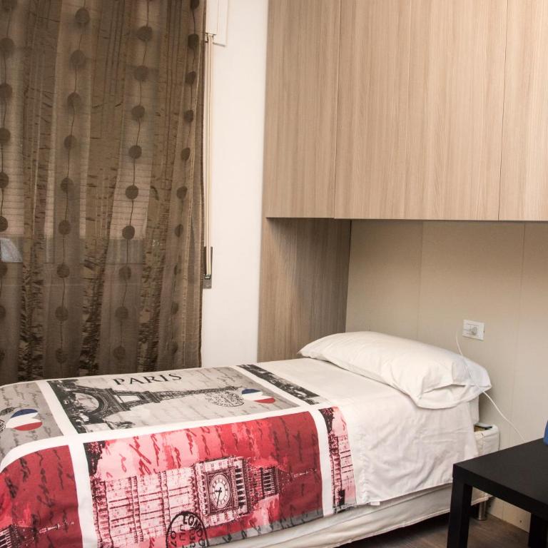 camere con bagno , vicino H Papa Giovanni - Camera Doppia con Letti Singoli - 7