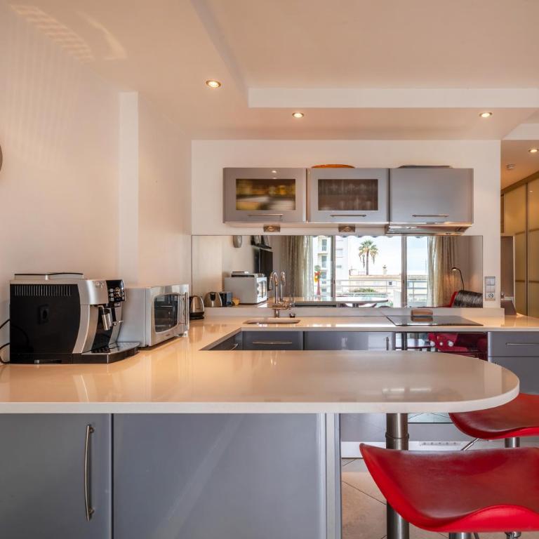 Les Tropiques Bord de mer Juan les pins avec parking - Appartement 1 Chambre - 6