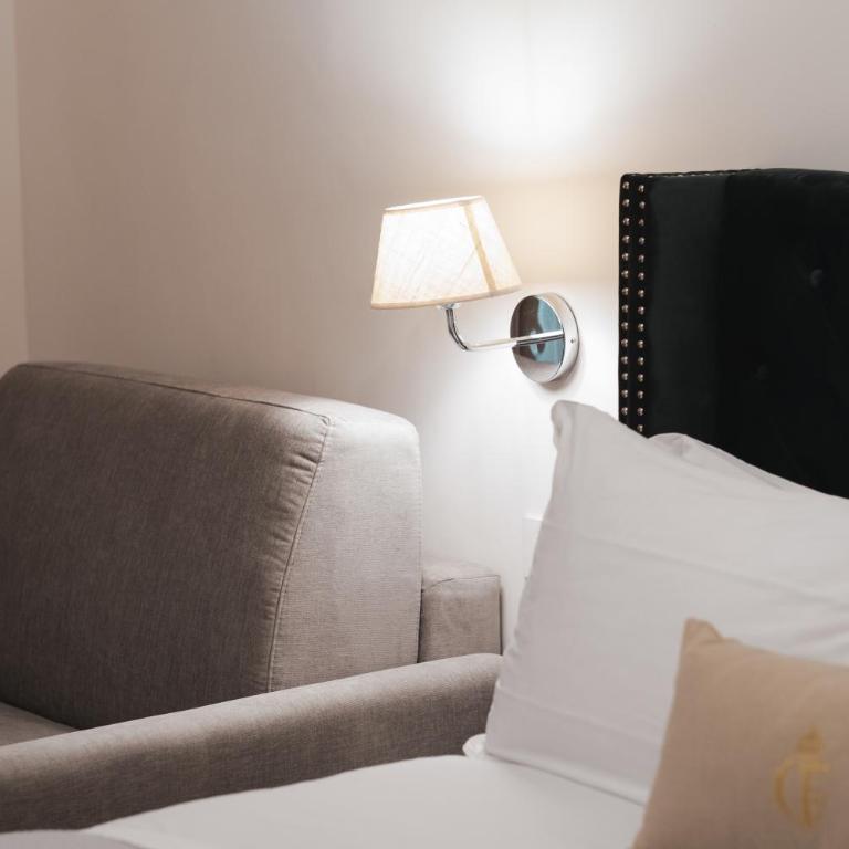 Carlo Felice Boutique Hotel - Camera Tripla Deluxe - 38