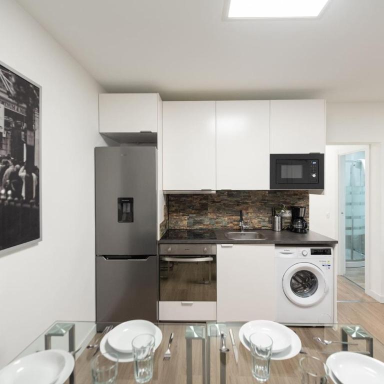 Apartamentos Day Madrid GRAN VIA II - Deluxe Apartment - 2