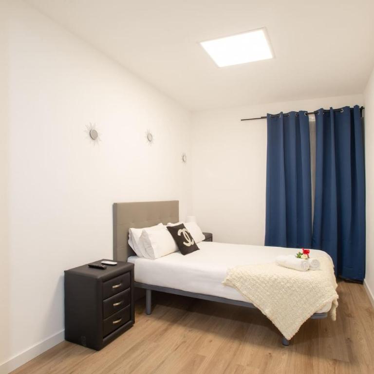Apartamentos Day Madrid GRAN VIA II - Three-Bedroom Apartment - 7